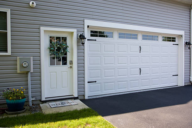 24/7 Emergency Garage Door Panel Replacement experts in Fergus County County, MT